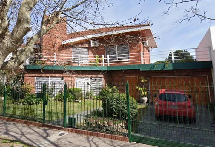Casa · 385m² · 5 Ambientes · 4 Cocheras