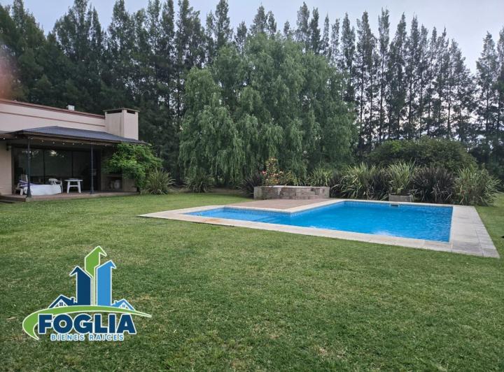 Casa · 326m² · 6 Ambientes · 2 Cocheras