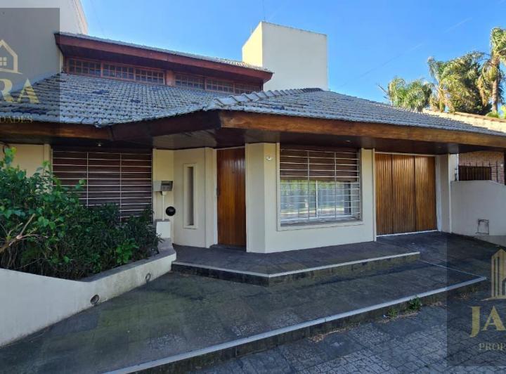 Casa · 190m² · 5 Ambientes · 1 Cochera