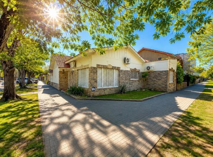 Casa · 156m² · 5 Ambientes · 1 Cochera