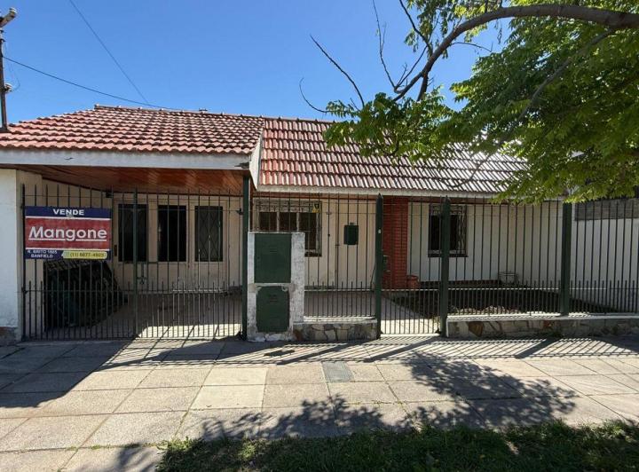 Casa · 204m² · 6 Ambientes · 1 Cochera