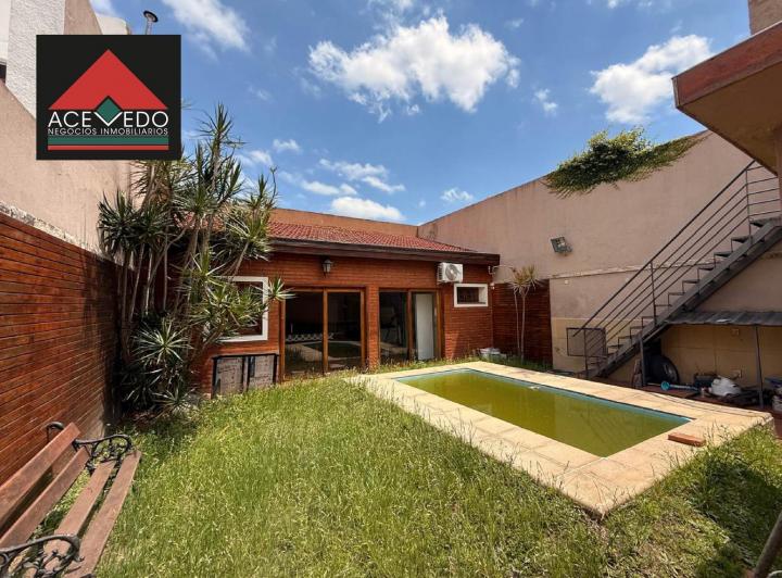 Casa · 5 Ambientes · 2 Cocheras