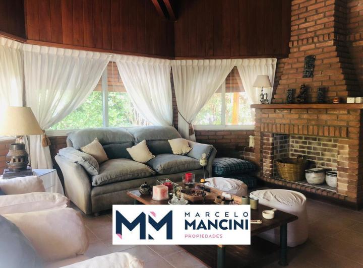Casa · 180m² · 5 Ambientes · 1 Cochera