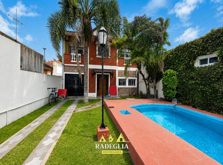 Casa · 100m² · 6 Ambientes