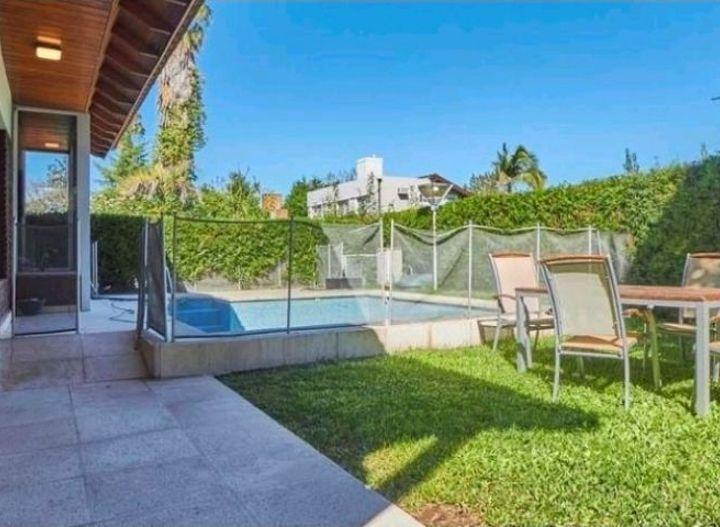 Casa · 160m² · 5 Ambientes · 2 Cocheras