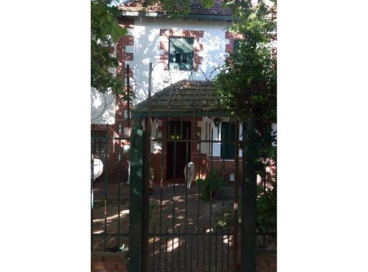 Casa · 400ha · 5 Ambientes · 1 Cochera