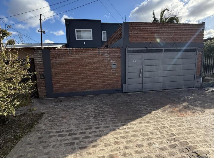 Casa · 151m² · 6 Ambientes · 1 Cochera