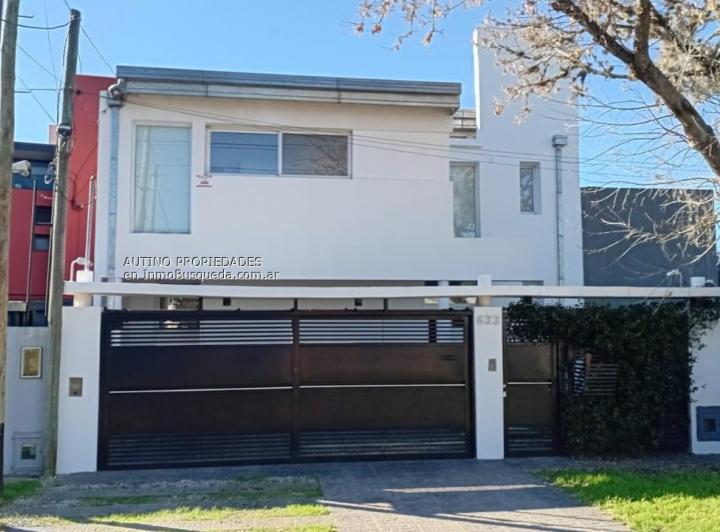 Casa · 195m² · 5 Ambientes · 1 Cochera