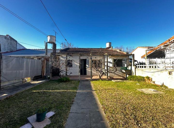Casa · 98m² · 5 Ambientes · 1 Cochera