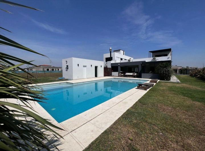Casa · 400m² · 7 Ambientes