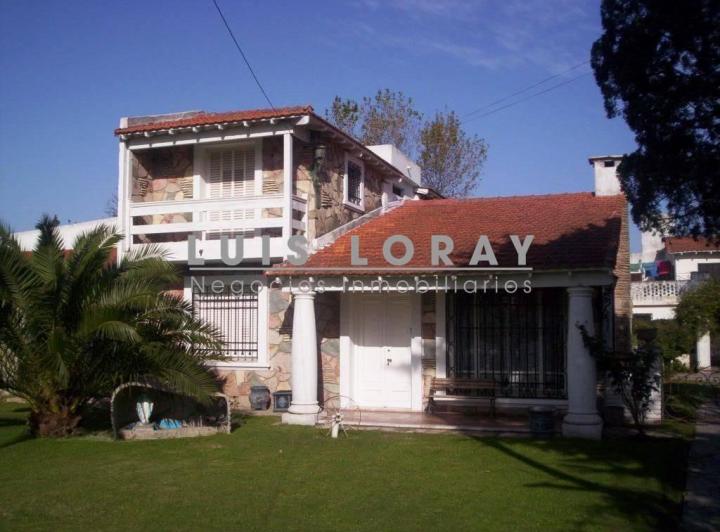 Casa · 340m² · 5 Ambientes · 4 Cocheras