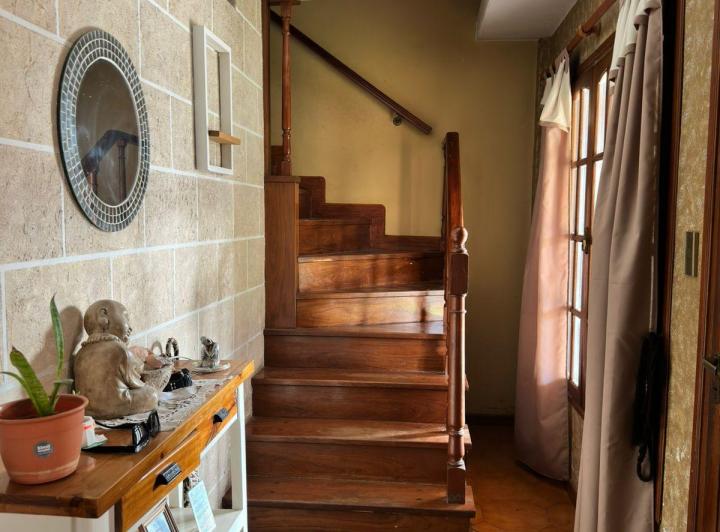 Casa · 1m² · 7 Ambientes · 1 Cochera