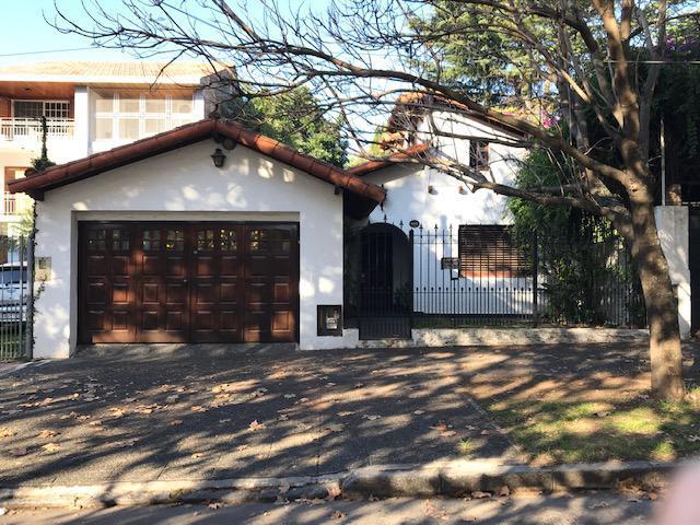 Casa · 198m² · 4 Dormitorios · 1 Cochera