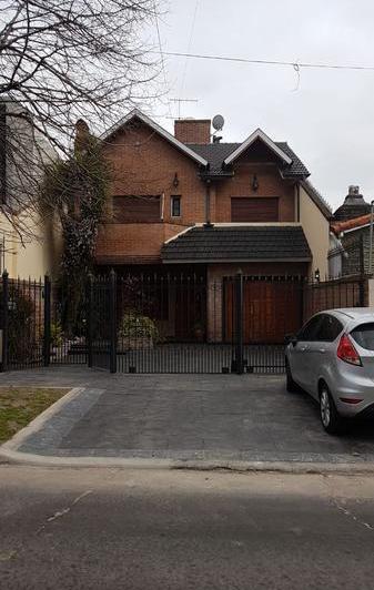 Casa · 290m² · 6 Ambientes