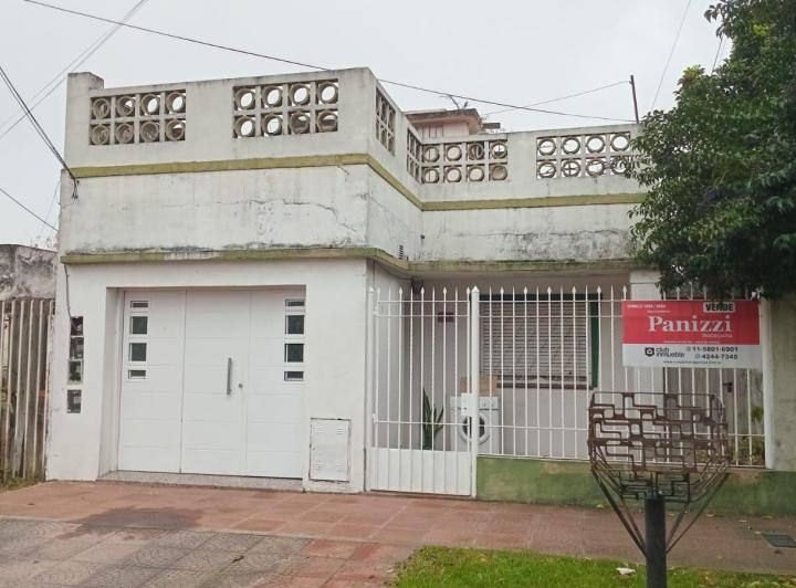 Casa · 129m² · 5 Ambientes · 1 Cochera