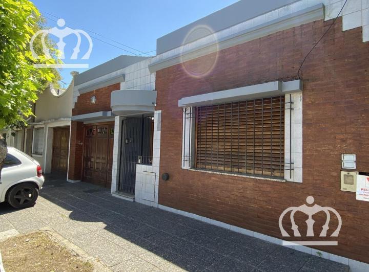 Casa · 201m² · 4 Dormitorios · 1 Cochera