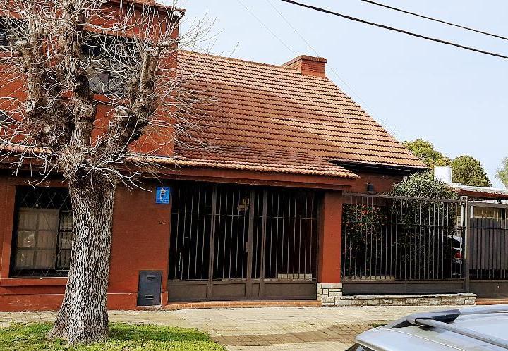 Casa · 250m² · 5 Ambientes · 1 Cochera