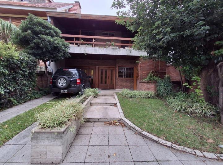 Casa · 372m² · 5 Ambientes · 2 Cocheras