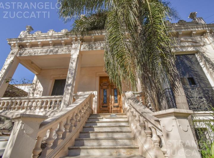Casa · 554m² · 5 Ambientes · 4 Cocheras