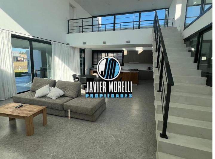 Casa · 200m² · 7 Ambientes