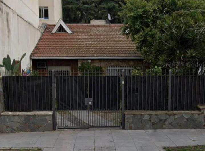 Casa · 80m² · 5 Ambientes · 1 Cochera
