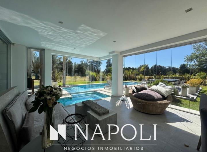Casa · 685m² · 7 Ambientes