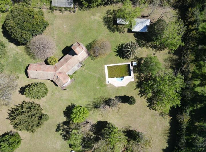 Casa · 180ha · 6 Ambientes · 5 Cocheras
