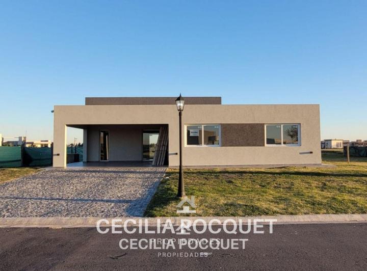 Casa · 142m² · 5 Ambientes · 2 Cocheras
