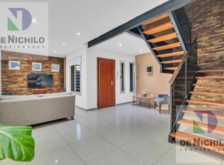 Casa · 264m² · 5 Ambientes · 2 Cocheras