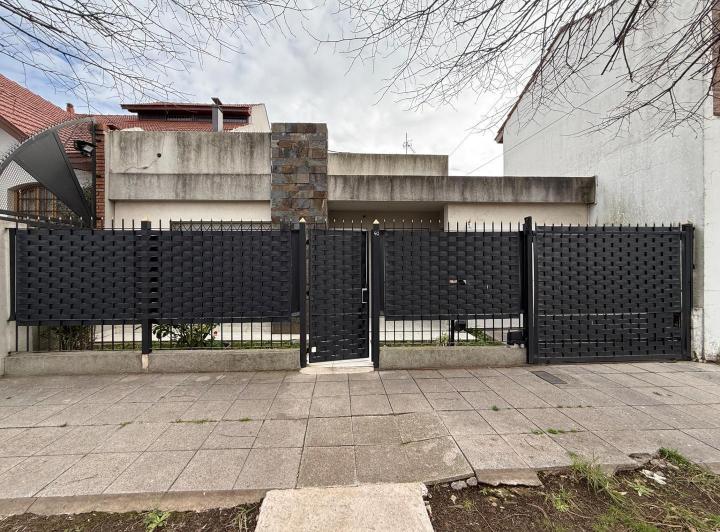 Casa · 187m² · 6 Ambientes · 1 Cochera