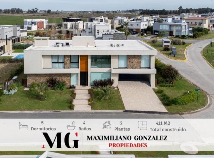 Casa · 400m² · 8 Ambientes · 5 Cocheras