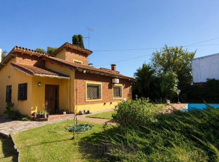 Casa · 430m² · 5 Ambientes · 2 Cocheras