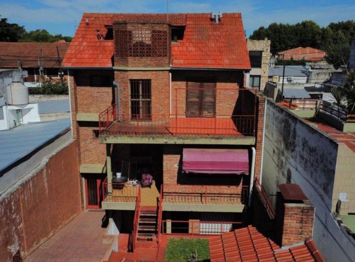 Casa · 299m² · 7 Ambientes · 1 Cochera