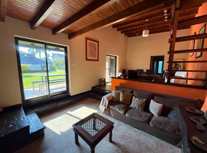 Casa · 202m² · 4 Ambientes · 1 Cochera