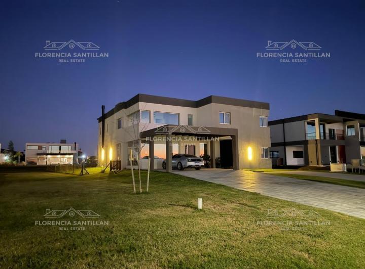 Casa · 350m² · 6 Ambientes · 2 Cocheras