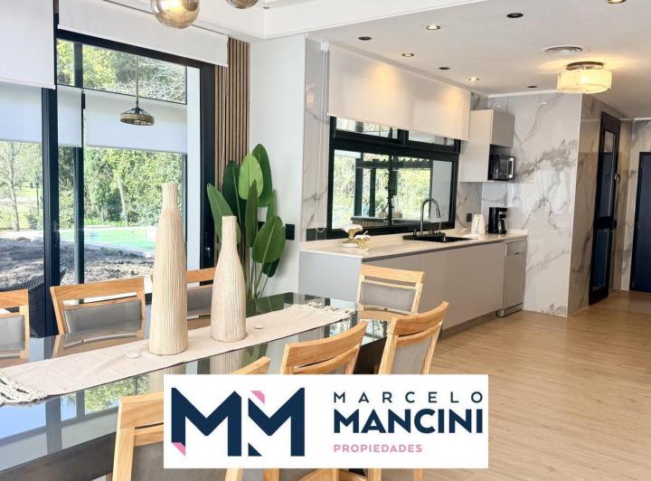 Casa · 310m² · 6 Ambientes · 5 Cocheras
