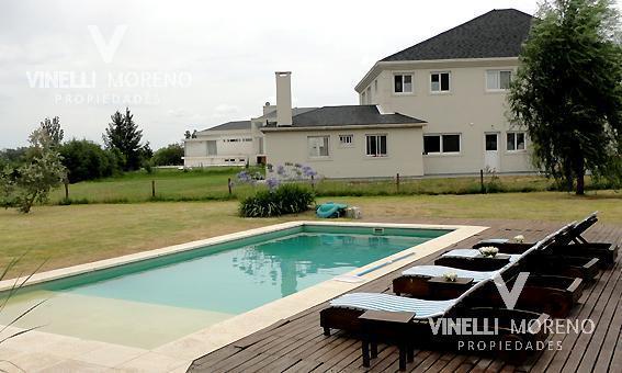 Casa · 500m² · 5 Ambientes · 2 Cocheras