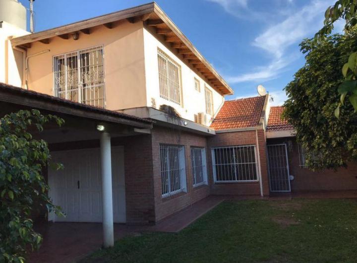 Casa · 150m² · 5 Ambientes · 3 Cocheras