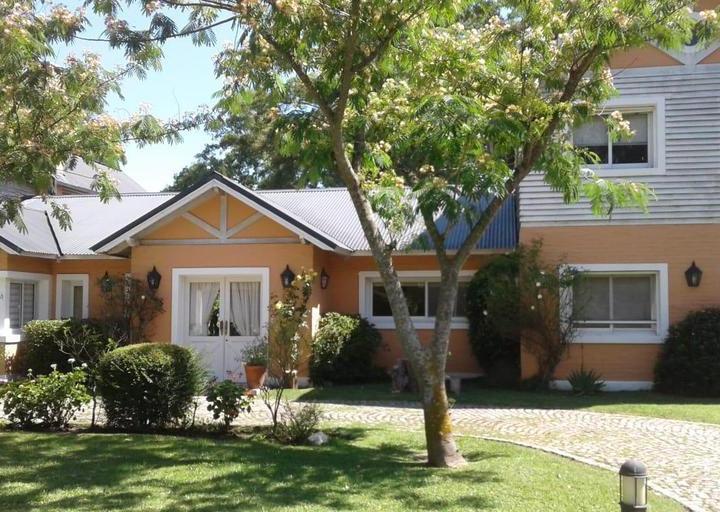 Casa · 474m² · 6 Ambientes · 3 Cocheras