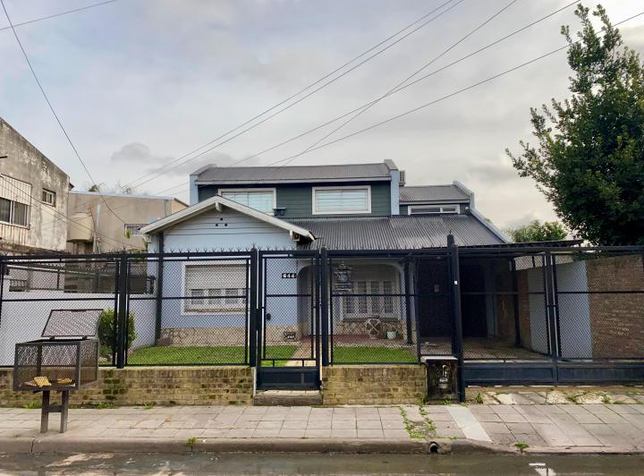 Casa · 200m² · 5 Ambientes · 1 Cochera