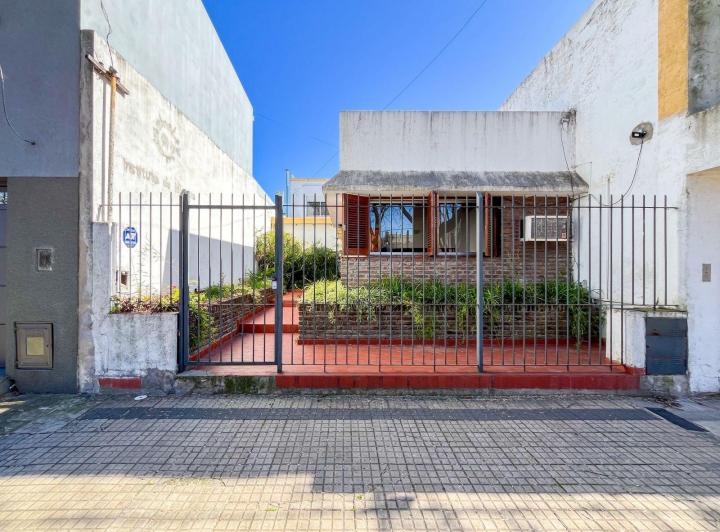 Casa · 312m² · 6 Ambientes · 2 Cocheras