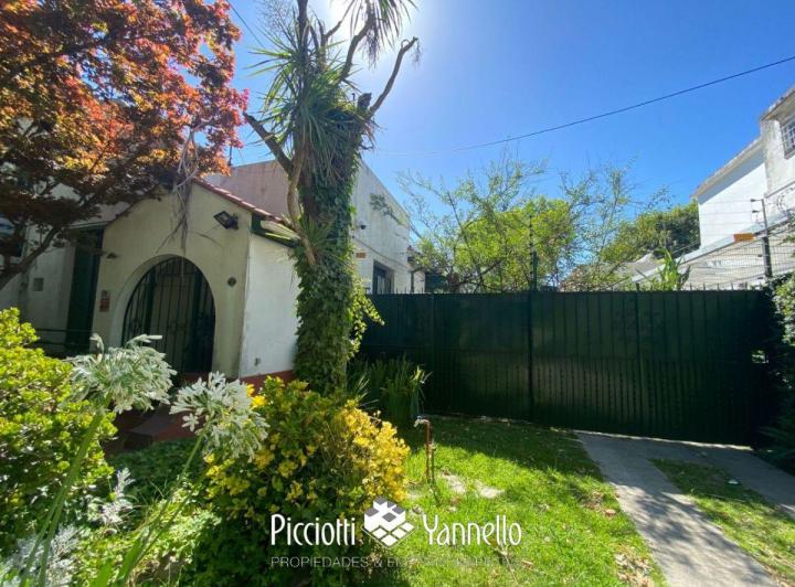 Casa · 342m² · 5 Ambientes · 1 Cochera