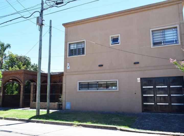Casa · 125m² · 5 Ambientes · 2 Cocheras