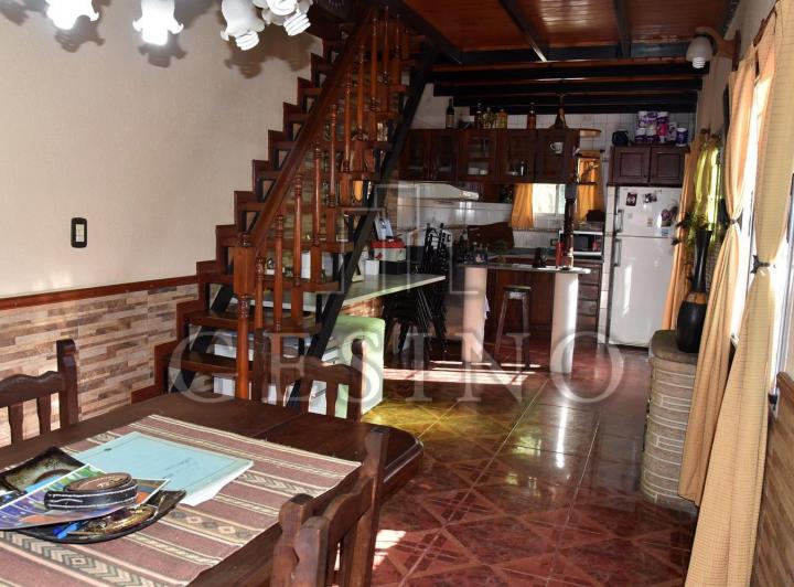 Casa · 153m² · 6 Ambientes · 1 Cochera