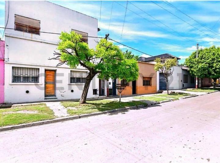 Casa · 115m² · 8 Ambientes