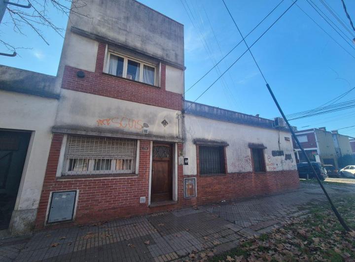 Casa · 120m² · 6 Ambientes · 1 Cochera