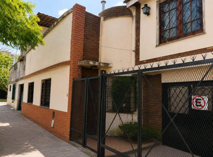 Casa · 105m² · 5 Ambientes · 1 Cochera