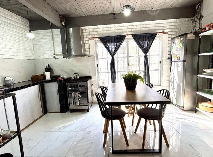 Casa · 189m² · 7 Ambientes · 2 Cocheras