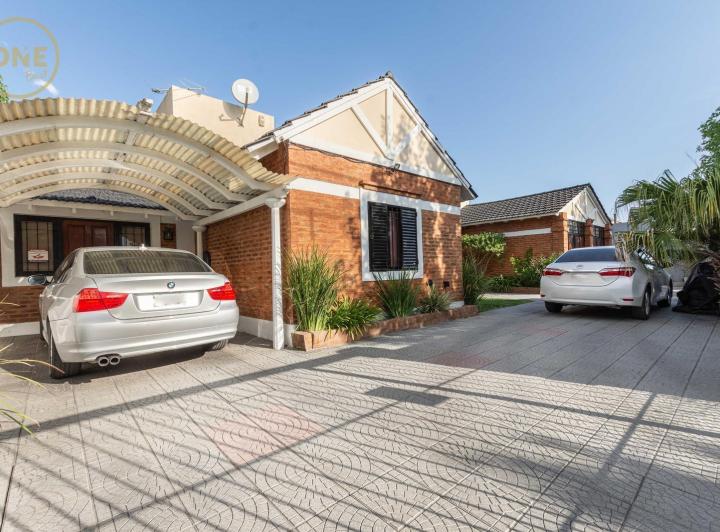 Casa · 220m² · 5 Ambientes · 4 Cocheras