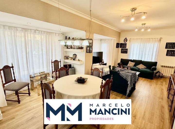 Casa · 215m² · 6 Ambientes · 6 Cocheras